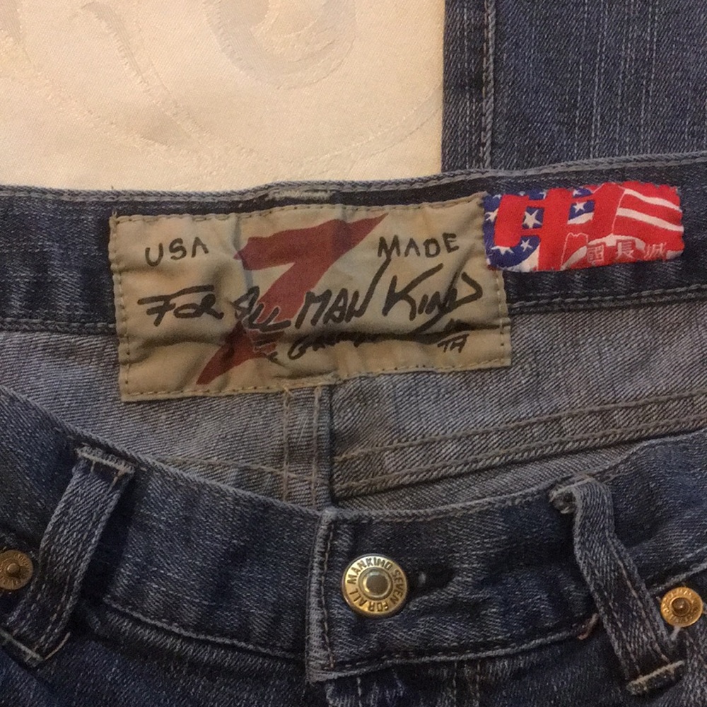 7 For All Mankind "Great China Wall" jeans. Low-rise, flare, rhinestone. Size 27 - Picture 4 of 8